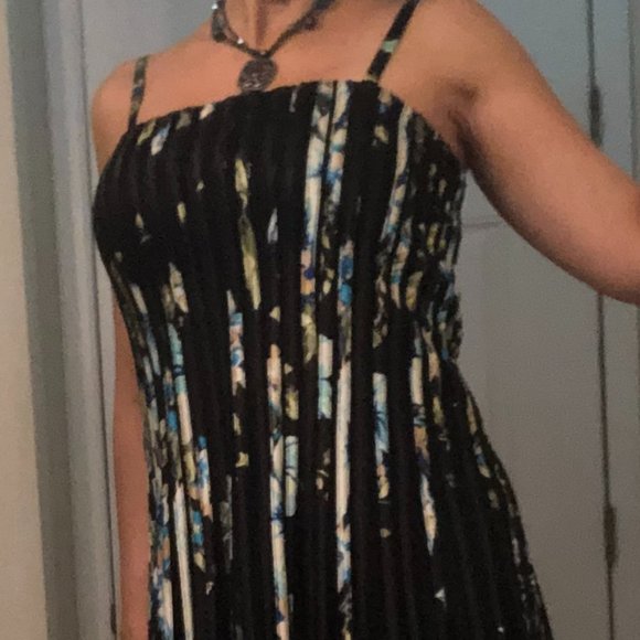 Price Drop!! Gorgeous Full-Skirt Calf Length Dress - Picture 10 of 10